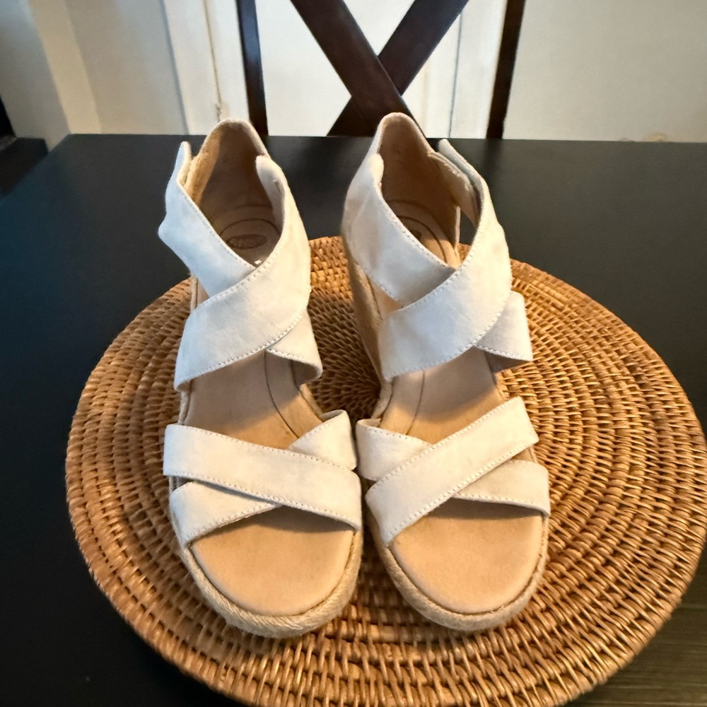 Dr. Scholl's Tan Wedge‎ Sandals